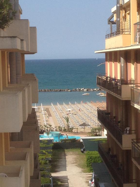 Hotel Nautilus Cattolica Exterior photo
